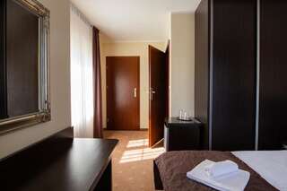 Отели типа «постель и завтрак» Pensjonat Solar Мельно Двухместный номер с 1 кроватью или 2 отдельными кроватями и балконом-6